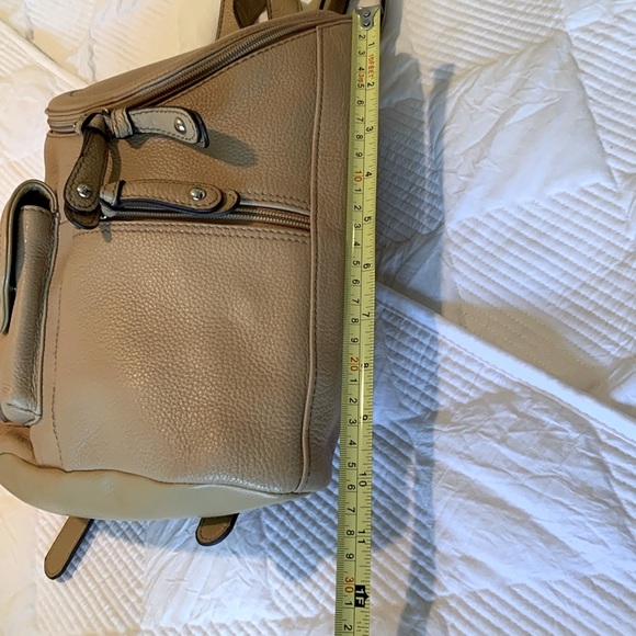 TIGNANELLO Tan Backpack With Key Chain Many Pockets Travel Neutral Festival main image 10